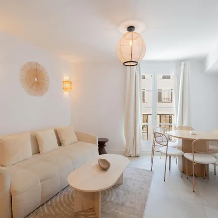 아파트 Place Des Lices -2bdr-6p- Tropez