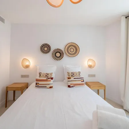Appartement Place Des Lices -2bdr-6p- Tropez *