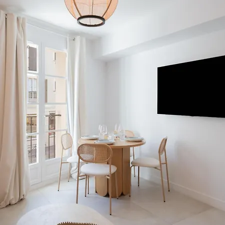 아파트 Place Des Lices -2bdr-6p- Tropez *